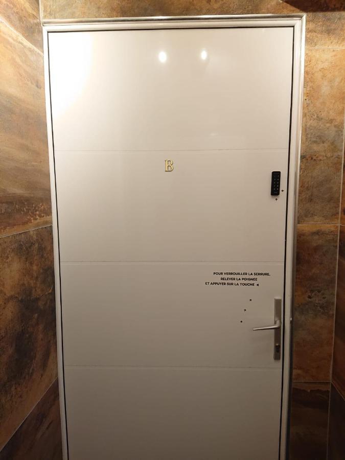 Suite Appart Place Versepuy シャンティイ エクステリア 写真